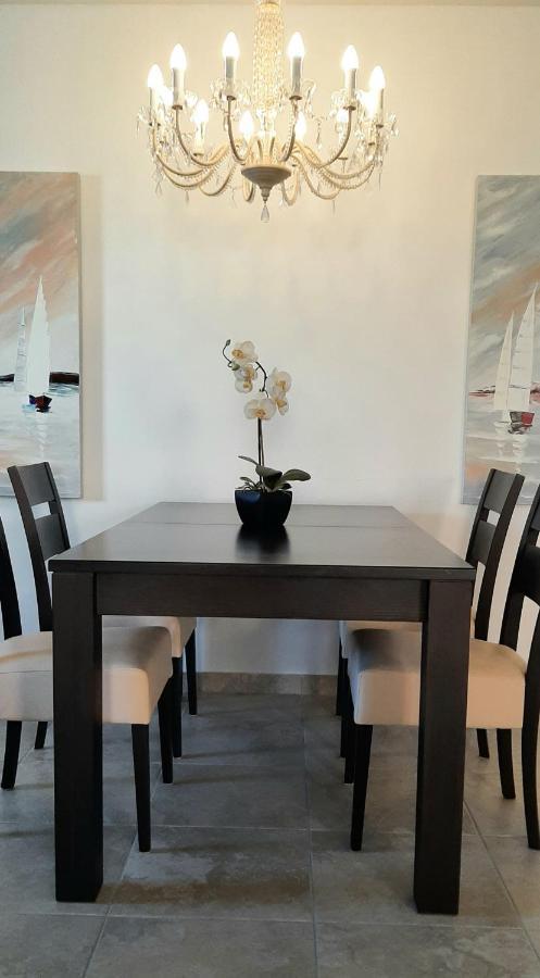 Traumferienwohnung Mit Privatem Pool & Gemuetlicher Grillecke Am Meer, Kroatien, Istrien, Liznjan Bei Medulin - Bester Urlaub An Der Adria, Fuer Paare Exterior photo